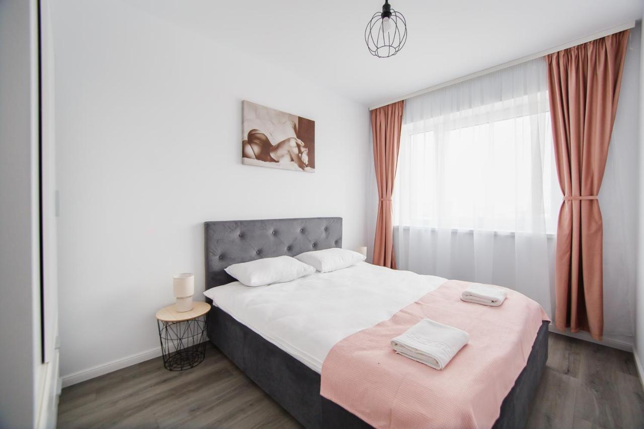 Trio Pink Apartamento Oradea Exterior foto