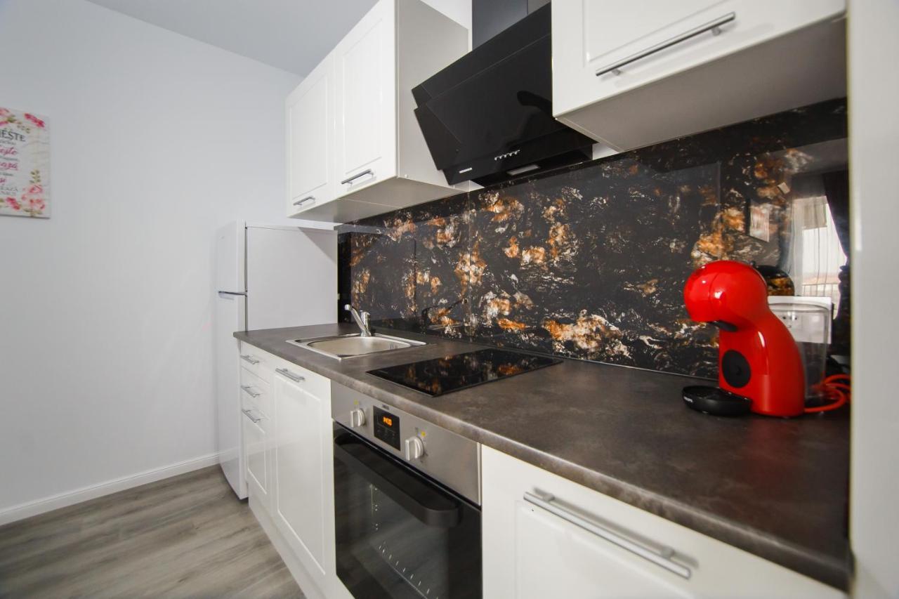 Trio Pink Apartamento Oradea Exterior foto